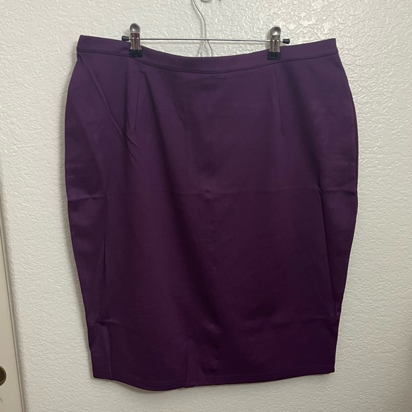 City Chic Midi Tube Skirt - Plum - Size 18 (M) NWT - Picture 3 of 8